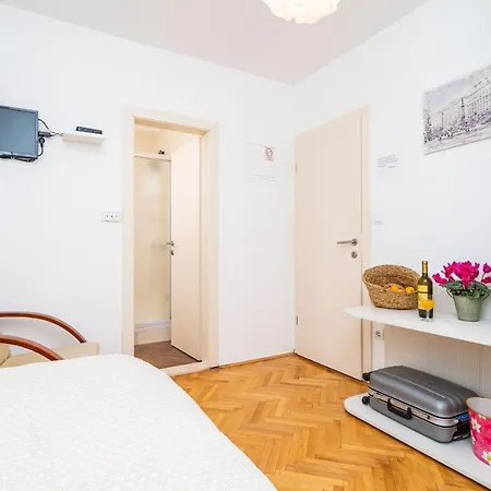 Casa de hóspedes Jele 3*