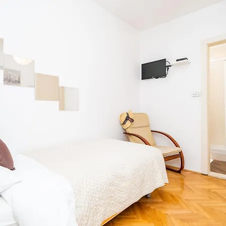 Casa de hóspedes Jele 3*