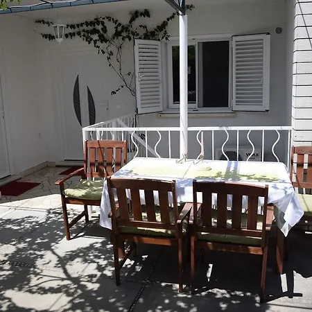 Jele Guest house 3*